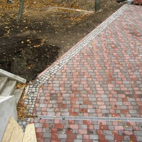 Laying paving